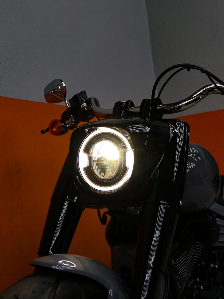Licht Harley Davidson Fat Boy Windkess Umbau Custombike, Kontakt