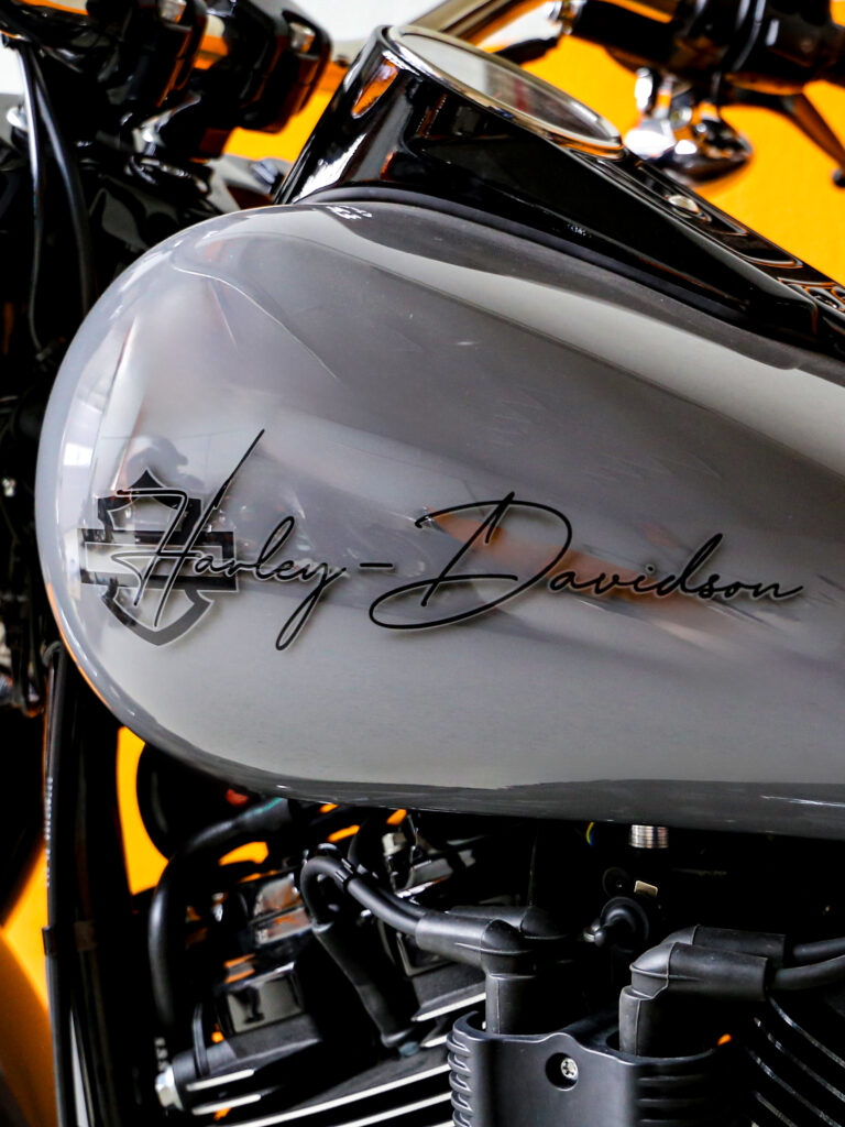 Harley Davidson Windkess Grey Phantom